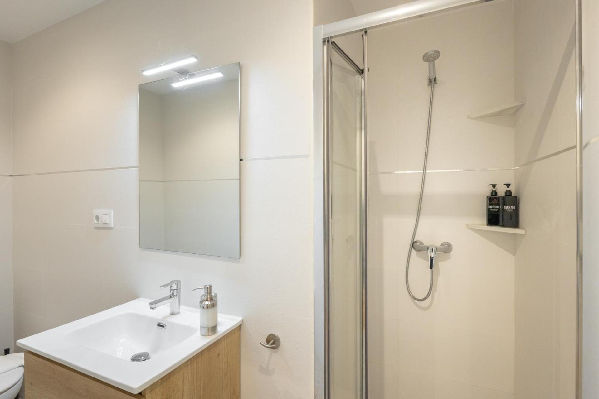 Isg Apartments Triana 1 Севилья Экстерьер фото